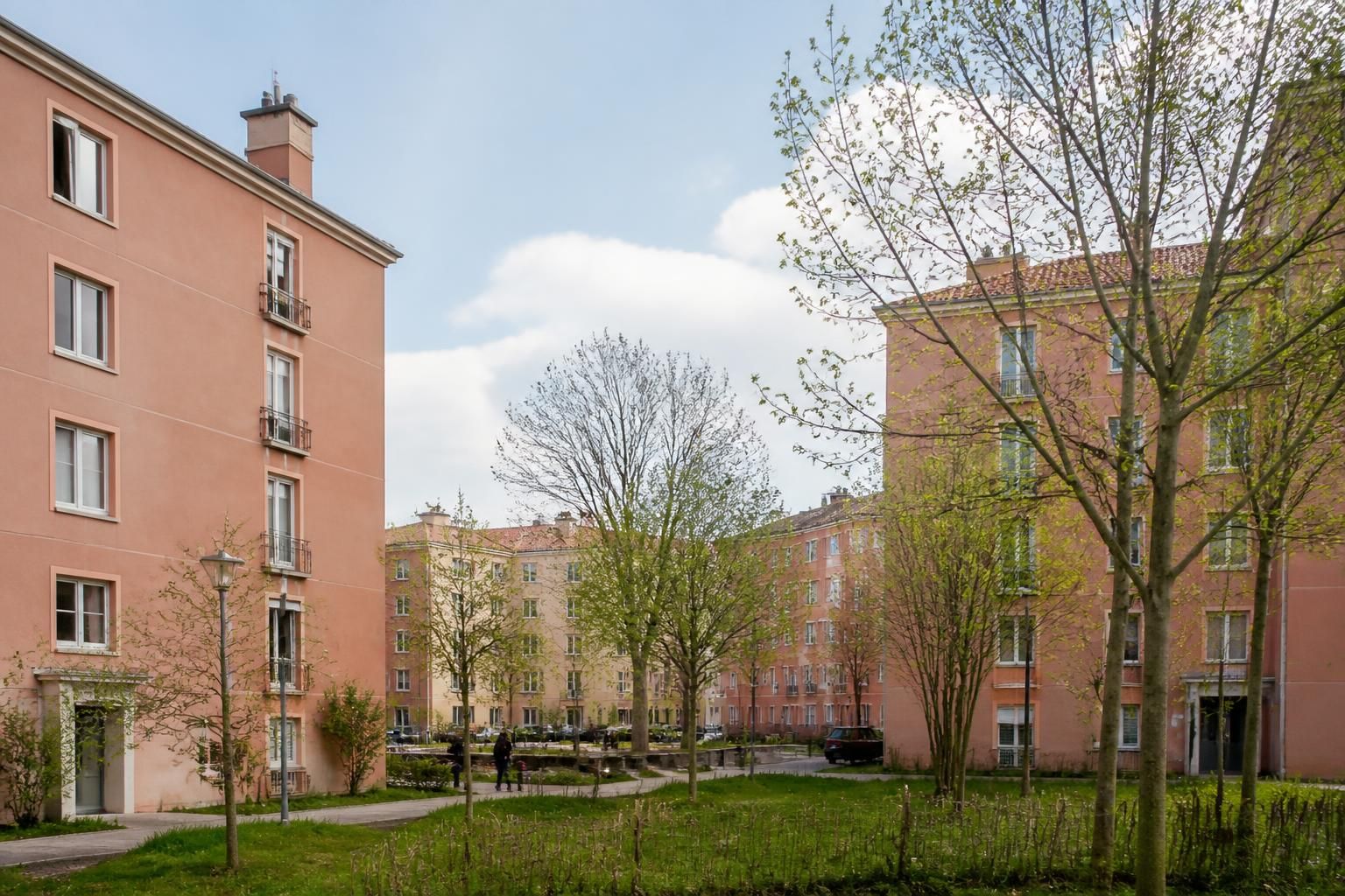 découvrez la cité rose à nanterre, un quartier emblématique alliant patrimoine historique et renouveau écologique pour un avenir durable.